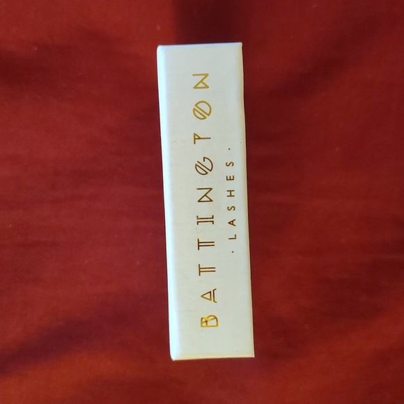 Battlington Lashes - Elegant White - Picture 1 of 3